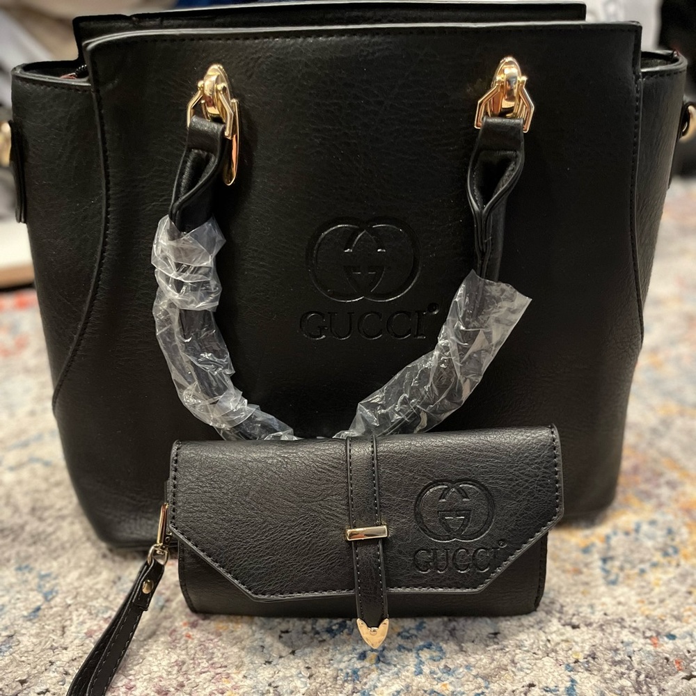 Selling inspired bag given as gift ! Never been used but deserves a home !